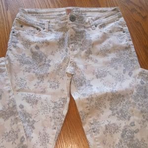 MOSSIMO FLORAL WHITE JEAN